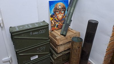 Залишки боєприпасів, одяг, сухпайки. У Кропивницькому створили музей трофеїв з поля бою