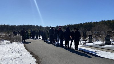У Полтаві прощаються із загиблим воїном Андрієм Пархоменком У Полтаві прощаються із загиблим воїном Андрієм Пархоменком