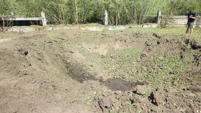 Вирва в подвір'ї лікарні: показали наслідки влучання російської ракети на Черкащині Вирва в подвір'ї лікарні: показали наслідки влучання російської ракети на Черкащині