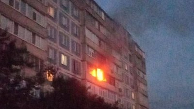 У Сумах, під час пожежі, рятувальники евакуювали маму з дитиною