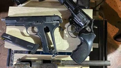 У Херсоні затримали групу наркодилерів - поліція У Херсоні затримали групу наркодилерів - поліція