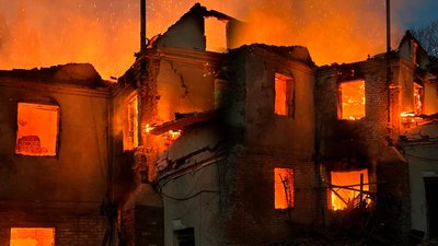 Атака РФ по прикордонню Чернігівщини: пожежа на підприємстві у Новгороді-Сіверському