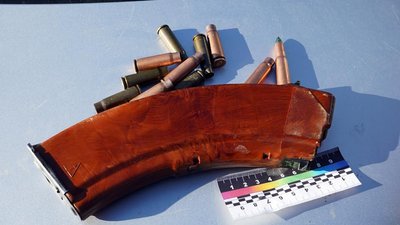 Поліцейські затримали чоловіка, який стріляв посеред вулиці у Сумах Поліцейські затримали чоловіка, який стріляв посеред вулиці у Сумах