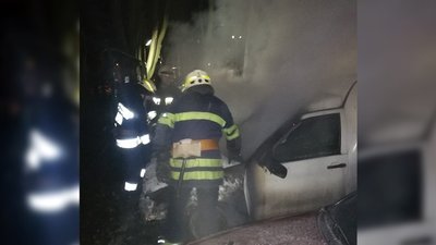 У Дніпрі на тимчасовій зупинці горіли три автівки
