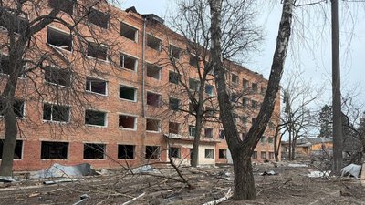 Вісім людей постраждали через удари по Глухову