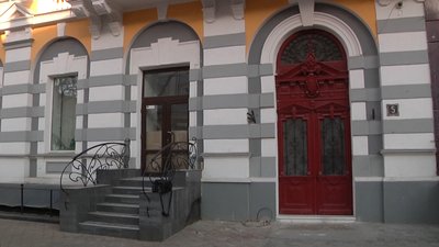 Вхід до пам'ятки архітектури в Одесі реставрували за майже півтора мільйони гривень Вхід до пам'ятки архітектури в Одесі реставрували за майже півтора мільйони гривень