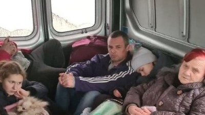 180 людей з Харкова допомогли евакуювати поліцейські Дніпропетровщини