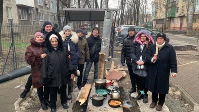 «Багато трупів валяється»: історія родини з Маріуполя, яка через війну переїхала у Полтаву «Багато трупів валяється»: історія родини з Маріуполя, яка через війну переїхала у Полтаву