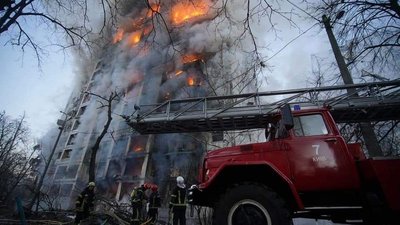 У Києві внаслідок обстрілу снаряди влучили у житлові будинки У Києві внаслідок обстрілу снаряди влучили у житлові будинки
