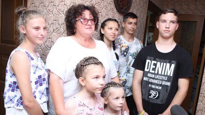 Багатодітним родинам-переселенцям із Херсонщини надали допомогу у Вінниці Багатодітним родинам-переселенцям із Херсонщини надали допомогу у Вінниці