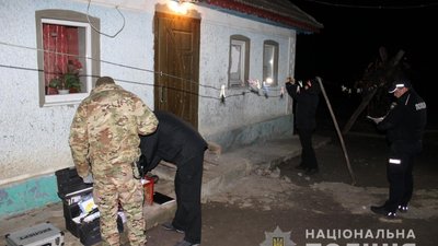 На Одещині поліцейські розслідують обставини вибуху в дворі приватного домоволодіння На Одещині поліцейські розслідують обставини вибуху в дворі приватного домоволодіння