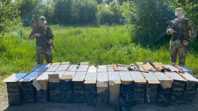30 ящиків сигарет виявили закарпатські прикордонники поблизу кордону з Угорщиною