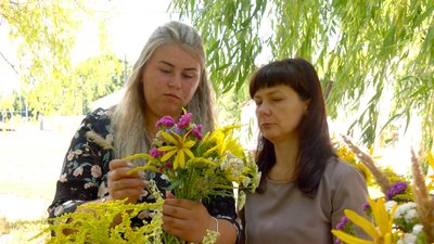 На Вінниччині провели флористичний майстер-клас для дружин загиблих оборонців На Вінниччині провели флористичний майстер-клас для дружин загиблих оборонців