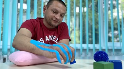 Львівські лікарі врятували чоловікові кисть від ампутації Львівські лікарі врятували чоловікові кисть від ампутації