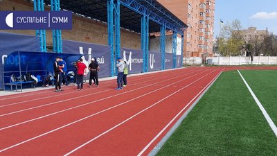 Батьки юних спортсменів та тренери мітингували у Сумах: у чому причина Батьки юних спортсменів та тренери мітингували у Сумах: у чому причина