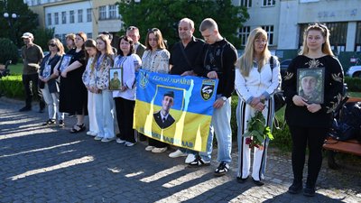 В Ужгороді до Дня Героїв посмертно нагородили двох морських піхотинців