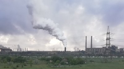 Можливо доведеться місцями знімати грунт: голова екологічно комісії про ситуацію в Маріуполі