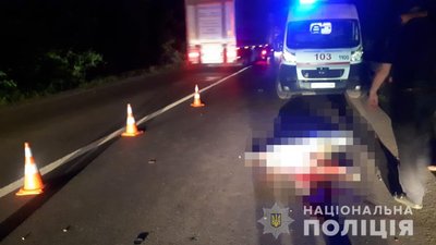 На Закарпатті 34-річний мотоцикліст в'їхав у відбійник. Він загинув