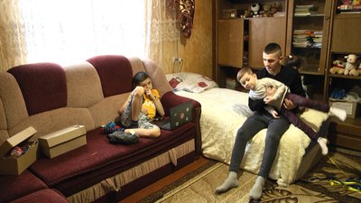 Військовий із Житомирщини став опікуном вісьмох дітей свого брата, який з дружиною підірвався на міні Військовий із Житомирщини став опікуном вісьмох дітей свого брата, який з дружиною підірвався на міні