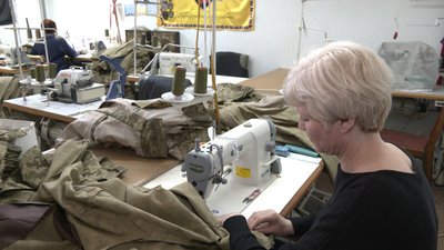 У Черкасах шиють форму для військових У Черкасах шиють форму для військових