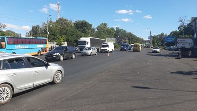 У Миколаєві ускладнився рух через Південнобузький міст. Причина: завершення ремонту дороги У Миколаєві ускладнився рух через Південнобузький міст. Причина: завершення ремонту дороги