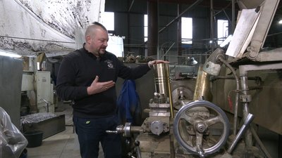 "Гільзи перемоги": у Черкасах створюють гравюри на рештках артилерійських снарядів