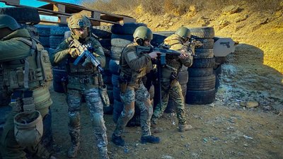Спецпризначенці провели навчання зі стрільби на одеських полігонах Спецпризначенці провели навчання зі стрільби на одеських полігонах