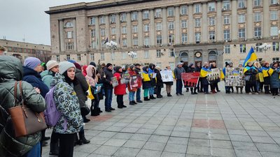 "Поверніть полонених додому": у Черкасах відбулася акція "Поверніть полонених додому": у Черкасах відбулася акція