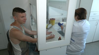 Чому пилок деяких рослин викликає алергію та як полегшити симптоми