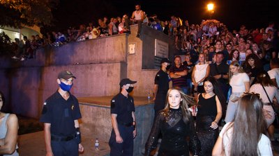 Святкування дня міста в Одесі: поліція розслідує порушення карантину Святкування дня міста в Одесі: поліція розслідує порушення карантину