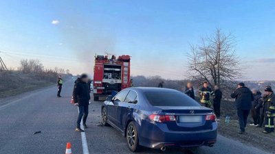 ДТП на Черкащині: травми отримали вагітна жінка та рятувальник ДТП на Черкащині: травми отримали вагітна жінка та рятувальник