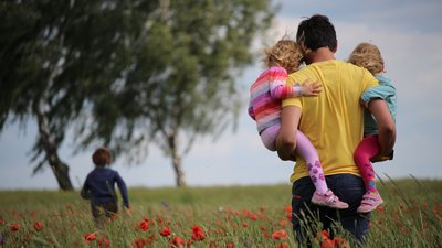 У Миколаєві навчатимуть патронатних вихователів. Хто вони та чим можуть допомогти дітям