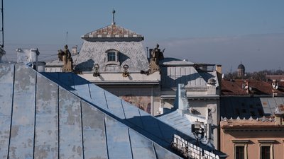 "Хотів мати щось особливе". Як чернівчанин облаштував на даху будинку оглядовий майданчик "Хотів мати щось особливе". Як чернівчанин облаштував на даху будинку оглядовий майданчик