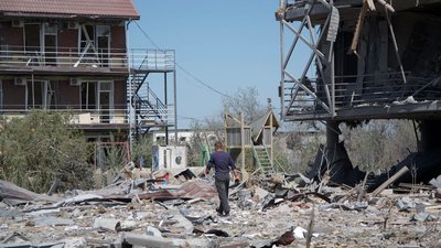 "Я взагалі не розумію, як ми вижили": наслідки ракетного удару по одному з туристичних центрів Одещини. ФОТО