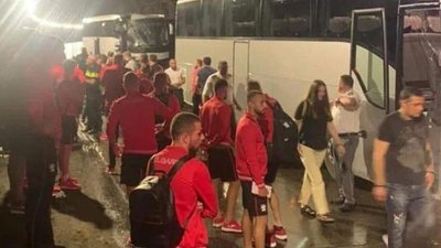 Автобус збірної Болгарії з футболу потрапив у аварію перед матчем Ліги Націй, один гравець постраждав: фото