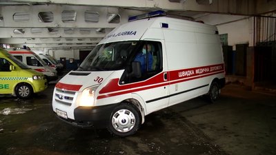 На Житомирщині частіше викликали швидку допомогу – через нерозчищені дороги доїхати змогли не всюди На Житомирщині частіше викликали швидку допомогу – через нерозчищені дороги доїхати змогли не всюди