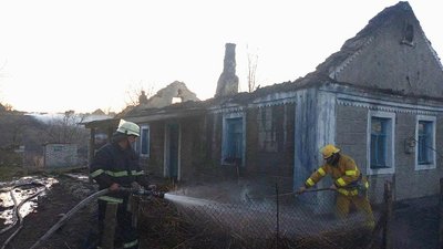 За добу на Миколаївщині сталися 17 пожеж, вісім з них — через обстріли з боку Росії За добу на Миколаївщині сталися 17 пожеж, вісім з них — через обстріли з боку Росії