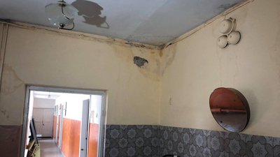 На Львівщині через затікання води у приміщення руйнується школа На Львівщині через затікання води у приміщення руйнується школа