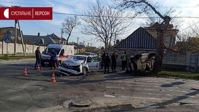 Херсонські правоохоронці повідомили подробиці ДТП за участі патрульної автівки