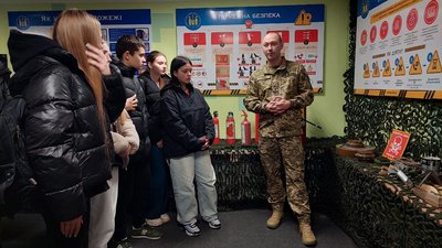 Вишколи для старшокласників у ліцеї імені Героїв Крут Вишколи для старшокласників у ліцеї імені Героїв Крут