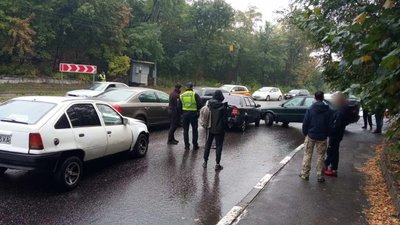 У Харкові в одній аварії зіткнулися п'ять автівок