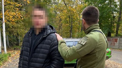 Брав участь у каральних рейдах росіян: СБУ затримала мешканця Бучі Брав участь у каральних рейдах росіян: СБУ затримала мешканця Бучі