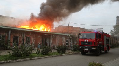 Вогнеборці ліквідували пожежу у виробничому приміщенні у Дніпрі