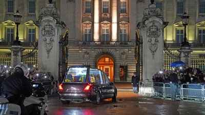 Смерть королеви: останній рейс Єлизавети ІІ став найбільш відстежуваним в історії Смерть королеви: останній рейс Єлизавети ІІ став найбільш відстежуваним в історії