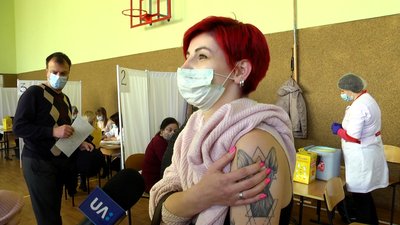 У Житомирі збільшили кількість мобільних бригад, які вакцинують від коронавірусу У Житомирі збільшили кількість мобільних бригад, які вакцинують від коронавірусу