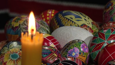 Писанки-залицянки: майстриня з Рівненщини розповіла про традиції писанкарства в області Писанки-залицянки: майстриня з Рівненщини розповіла про традиції писанкарства в області
