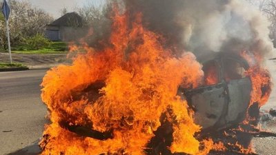авто, пожежа, удар дроном, Нікополь