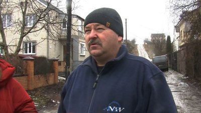 У Луцьку підтоплює вулицю та приватні будинки. Що розповіли місцеві мешканці У Луцьку підтоплює вулицю та приватні будинки. Що розповіли місцеві мешканці