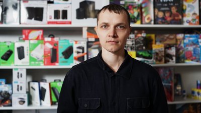 "Народжувала під час штурму лікарні в Маріуполі". Історія сім'ї Савосіних, які виїхали з окупації у Чернівці "Народжувала під час штурму лікарні в Маріуполі". Історія сім'ї Савосіних, які виїхали з окупації у Чернівці