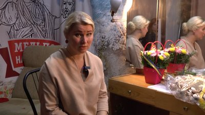"Проста українська скіфська баба". Прем'єру моновистави представили на сцені Миколаївського драмтеатру "Проста українська скіфська баба". Прем'єру моновистави представили на сцені Миколаївського драмтеатру